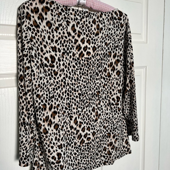 NWT CARMEN Carmen Marc Valvo 3/4 Sleeve Animal Print Blouse - Picture 4 of 9